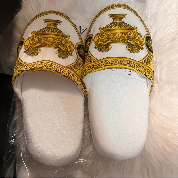Versace home slippers - set of two NEW - Picture 6 of 7